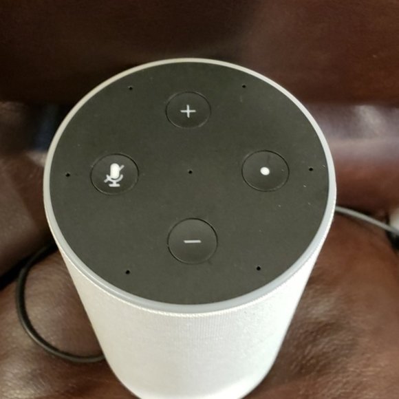 Amazon Echo (2nd Generation, Sandstone Fabric) - Picture 4 of 4